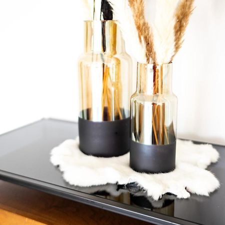Design Apartment Zentral Fuer 6 In Andernach: Ausblick, Wifi, Kueche 외부 사진