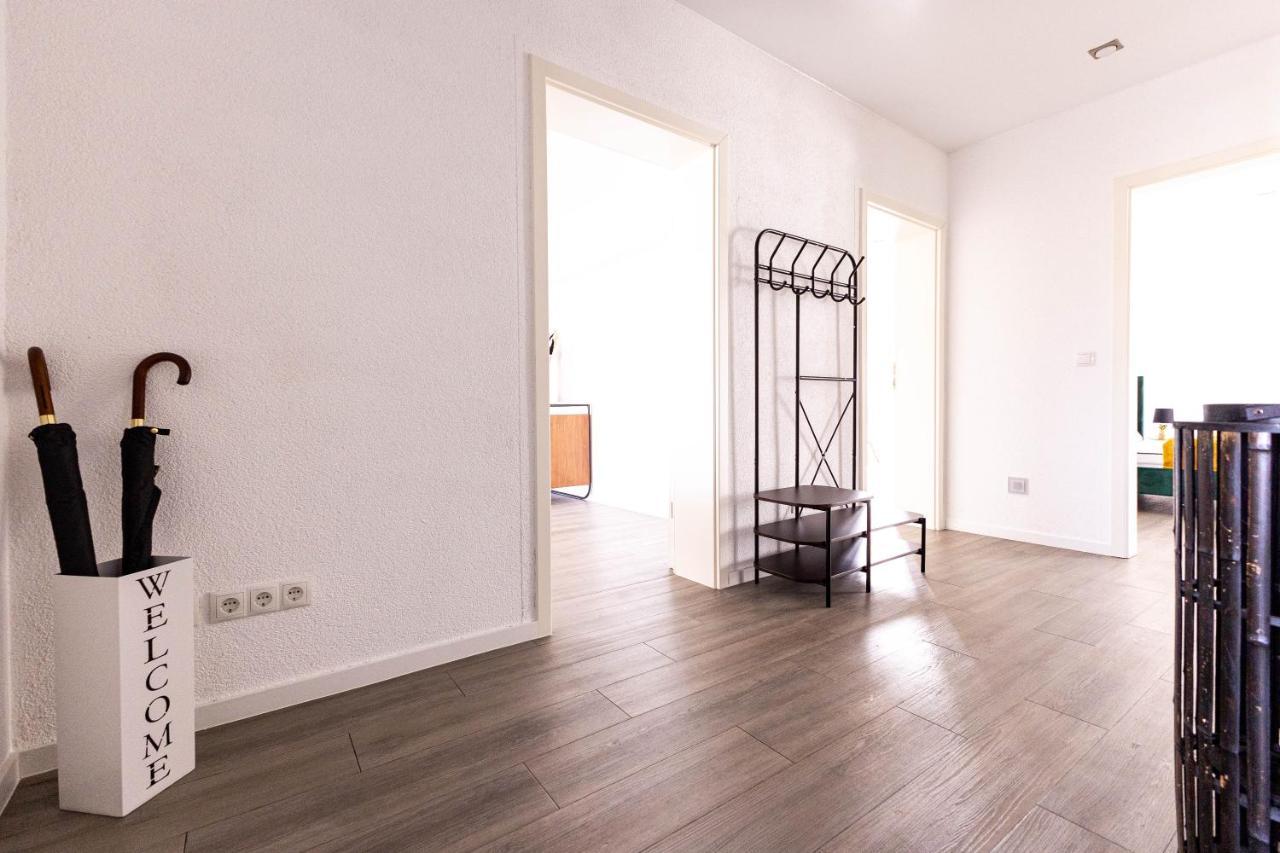 Design Apartment Zentral Fuer 6 In Andernach: Ausblick, Wifi, Kueche 외부 사진