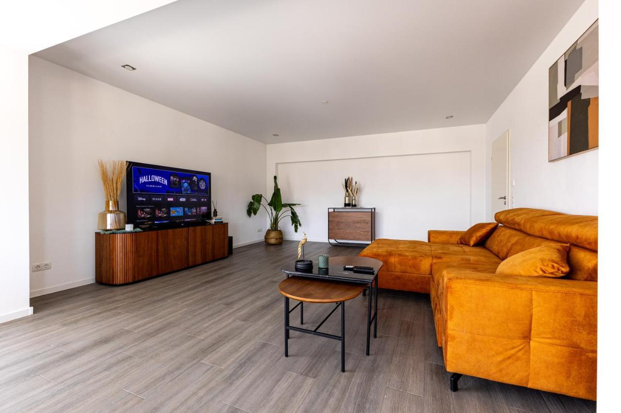 Design Apartment Zentral Fuer 6 In Andernach: Ausblick, Wifi, Kueche 외부 사진