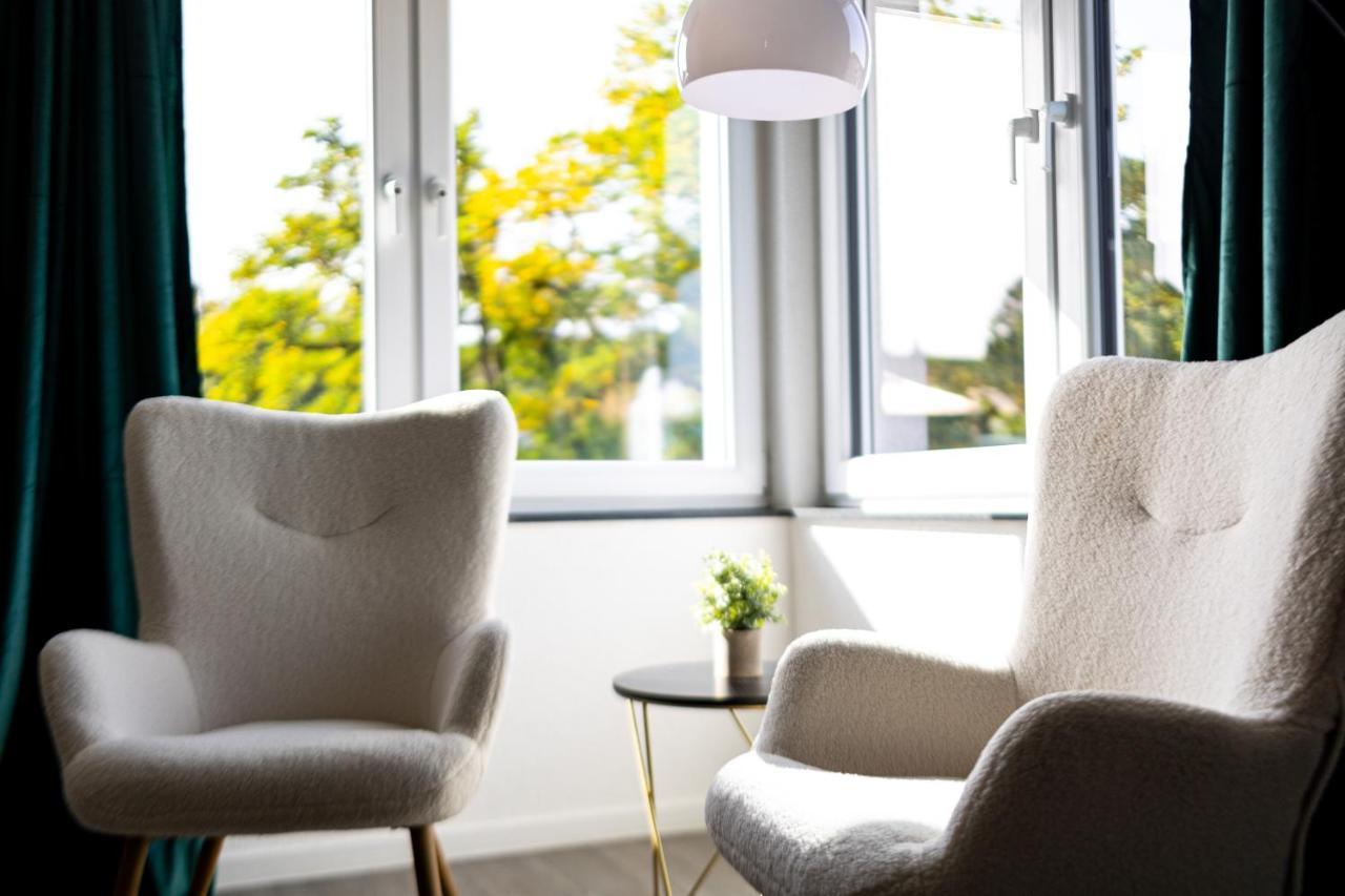 Design Apartment Zentral Fuer 6 In Andernach: Ausblick, Wifi, Kueche 외부 사진
