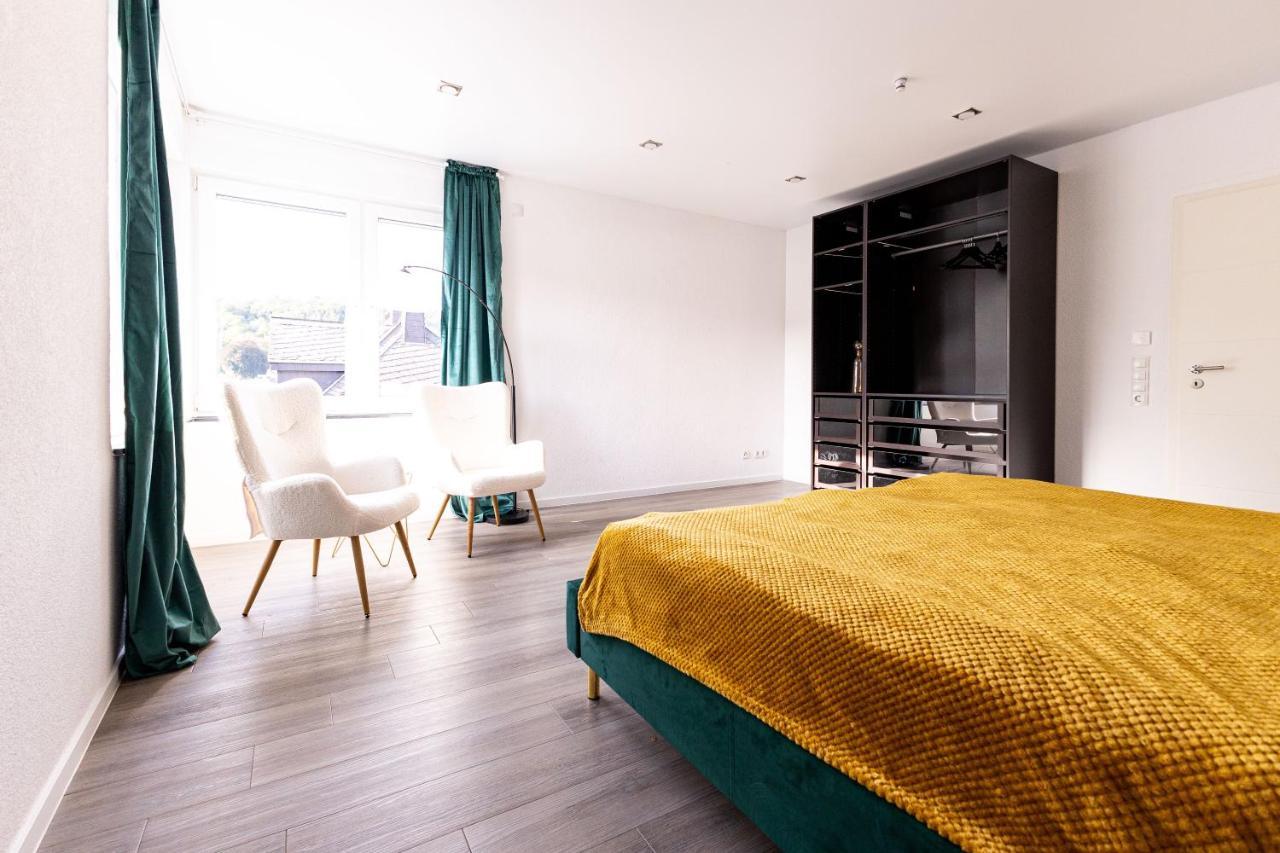 Design Apartment Zentral Fuer 6 In Andernach: Ausblick, Wifi, Kueche 외부 사진